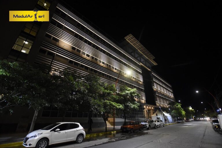 Fachadas del Palacio de Tribunales — Final Noche, foto 24