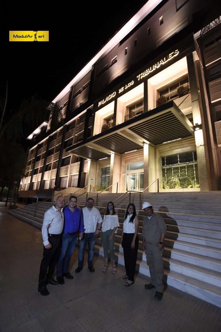 Fachadas del Palacio de Tribunales — Final Noche, foto 28