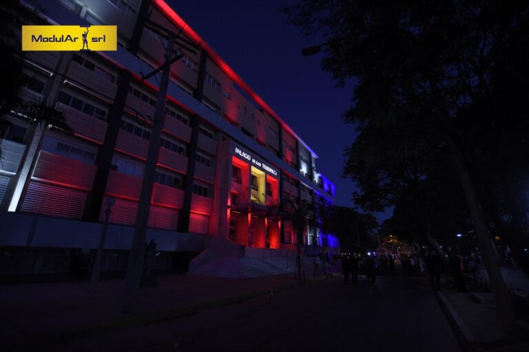 Fachadas del Palacio de Tribunales — Final Noche, foto 4