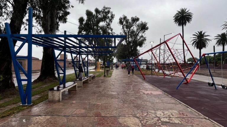 Paseo Lineal B° Parque del Río I